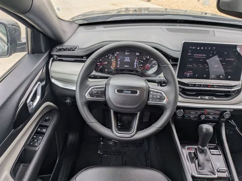 Used 2025 Jeep Compass Limited AWD/4WD image 30