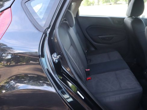 Used 2013 Ford Fiesta SE FWD image 21