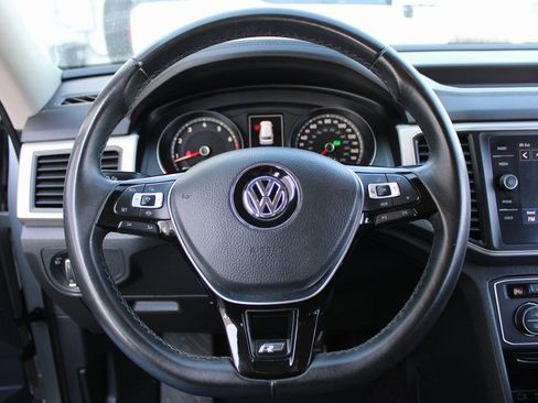 Used 2019 Volkswagen Atlas SE w/ Towing Package image 11