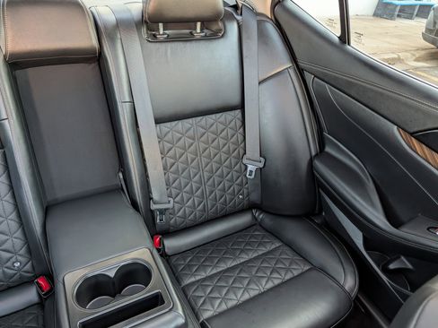 Used 2018 Nissan Maxima Platinum image 14