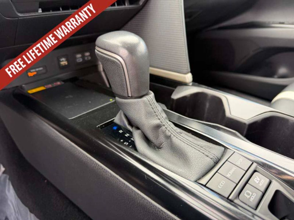 Used 2025 Toyota Camry SE FWD image 25