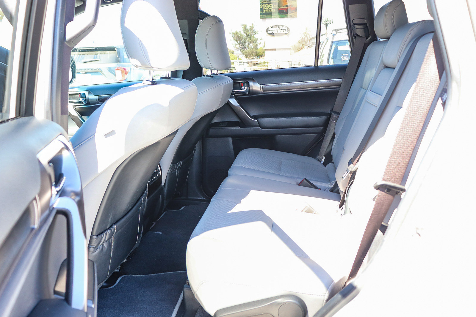 Used 2023 Lexus GX 460 w/ Black Line Special Edition AWD/4WD image 14