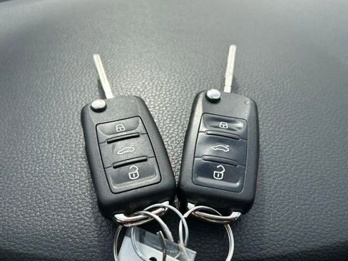 Used 2013 Volkswagen Jetta GLI Autobahn image 16