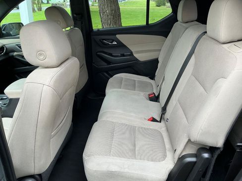 Used 2023 Chevrolet Traverse LS AWD/4WD image 16