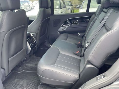 Used 2024 Land Rover Range Rover Long Wheelbase SE AWD/4WD image 10
