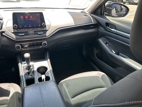 Used 2022 Nissan Altima 2.5 SV FWD image 12