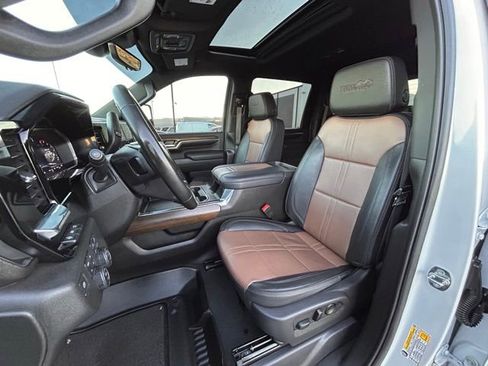 Used 2024 Chevrolet Silverado 3500 High Country w/ High Country Premium Package image 34