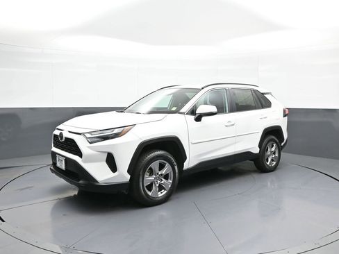Certified 2023 Toyota RAV4 XLE w/ XLE Grade Weather Package AWD/4WD image 10