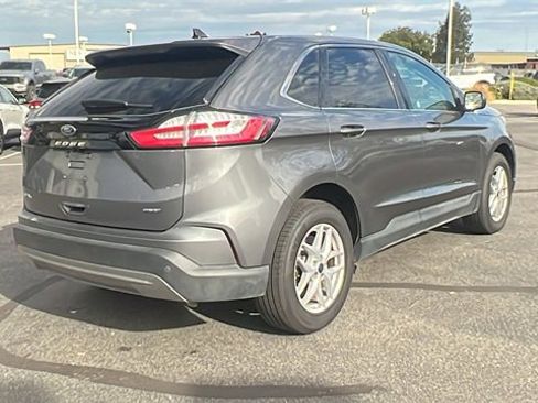 Certified 2024 Ford Edge SEL image 3