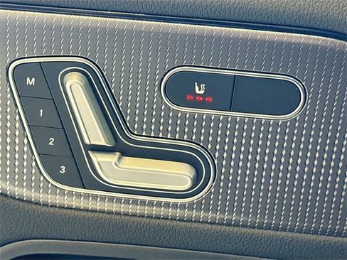 Certified 2022 Mercedes-Benz GLA 250 4MATIC image 19