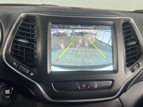 Certified 2022 Jeep Cherokee Trailhawk w/ Technology Group B image 17