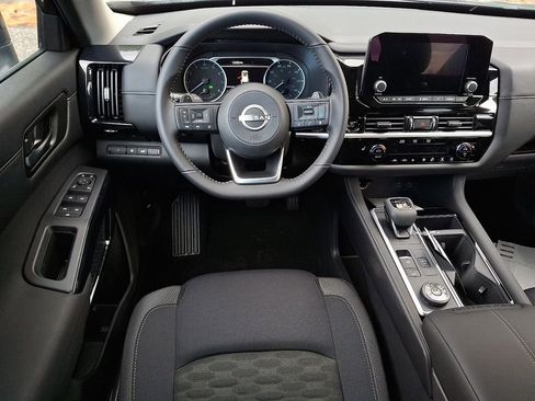 New 2025 Nissan Pathfinder SV w/ Black Appearance Package AWD/4WD image 9