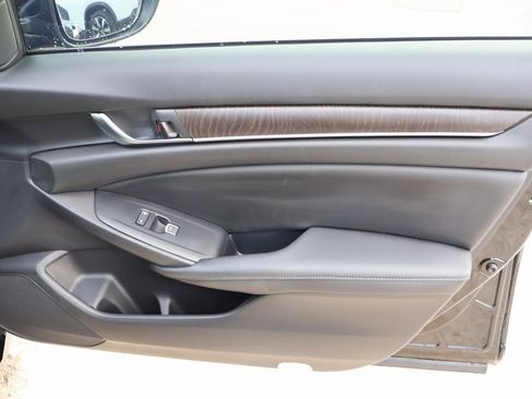 Certified 2019 Honda Accord Touring image 11