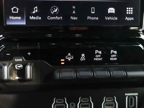 Used 2025 RAM 1500 Limited w/ Body Color Bumper Group image 40