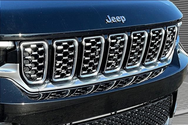 Used 2022 Jeep Grand Cherokee Summit w/ Adv Protech Group IV AWD/4WD image 32