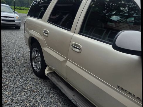 Used 2006 Cadillac Escalade AWD image 6
