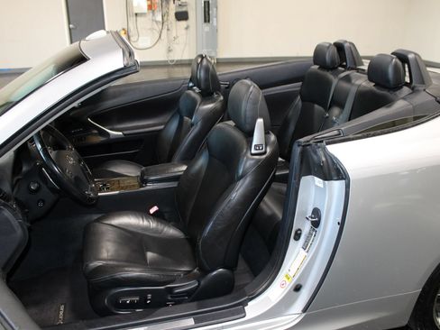Used 2010 Lexus IS 350C w/ Luxury Pkg RWD image 40
