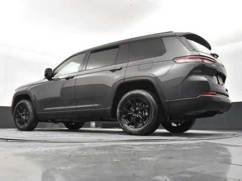 Used 2024 Jeep Grand Cherokee L Laredo image 12