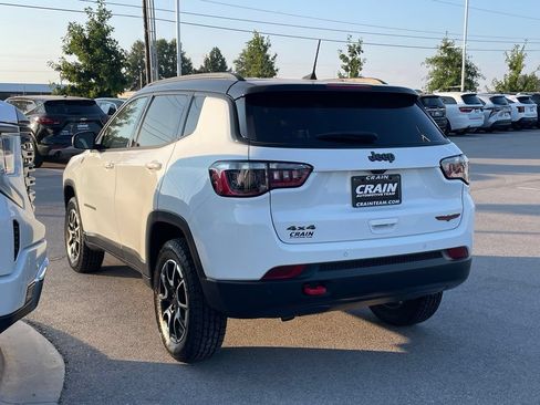 Used 2025 Jeep Compass Trailhawk AWD/4WD image 8