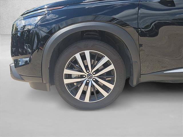 Used 2025 Nissan Pathfinder Platinum w/ Cargo Package FWD image 18