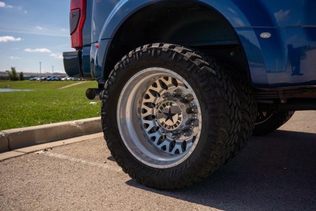 Used 2022 Ford F450 Platinum w/ FX4 Off-Road Package AWD/4WD image 10