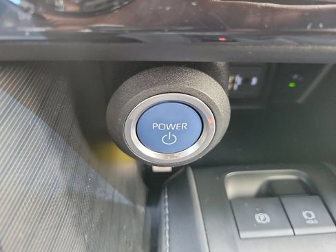 Used 2021 Toyota Venza XLE AWD/4WD image 26