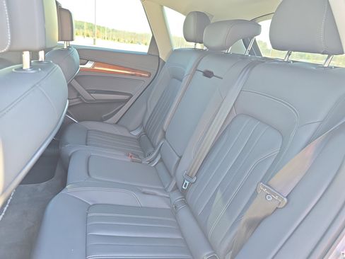 Used 2022 Audi Q5 2.0T Premium image 14