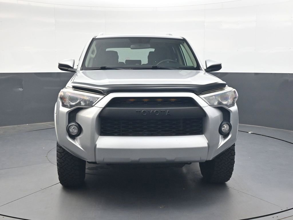 Used 2017 Toyota 4Runner SR5 AWD/4WD image 9