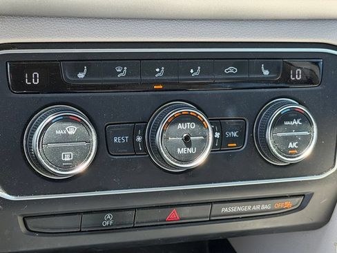 Used 2018 Volkswagen Atlas SE AWD/4WD image 19