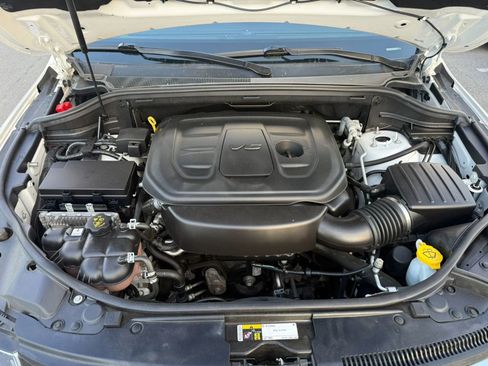 Used 2019 Jeep Grand Cherokee Laredo RWD image 34