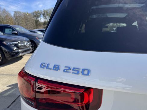 Certified 2021 Mercedes-Benz GLB 250 image 22