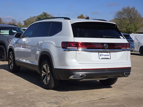New 2026 Volkswagen Atlas SE image 3
