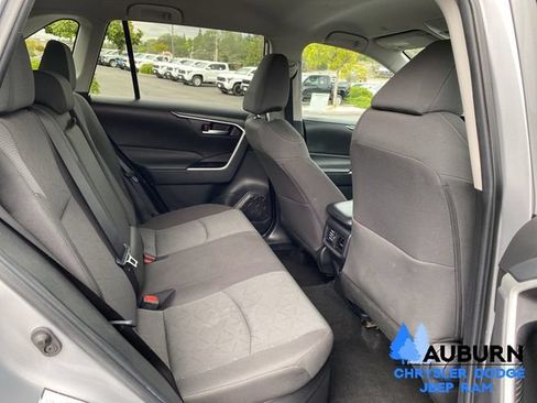 Used 2024 Toyota RAV4 XLE AWD/4WD image 18