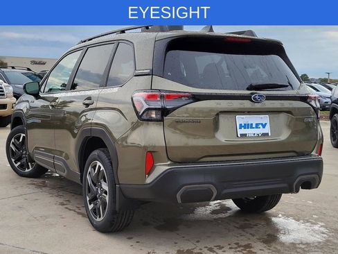 New 2025 Subaru Forester Limited w/ Popular Package image 3