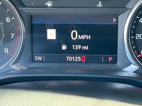 Used 2023 GMC Acadia SLT FWD image 26