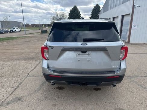 Used 2023 Ford Explorer XLT w/ Equipment Group 202A AWD/4WD image 6