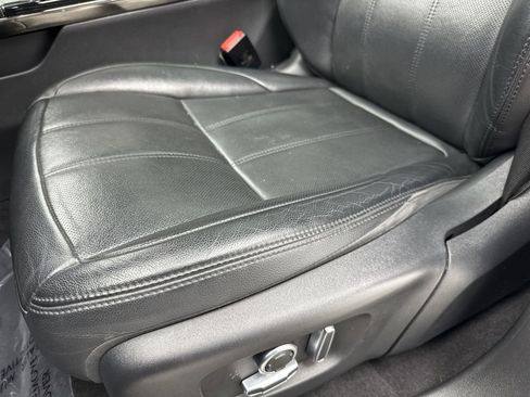 Used 2022 Land Rover Range Rover Evoque R-Dynamic S image 28