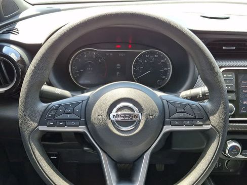 Used 2020 Nissan Kicks SV FWD image 18