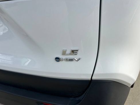 Used 2025 Toyota RAV4 LE AWD/4WD image 5