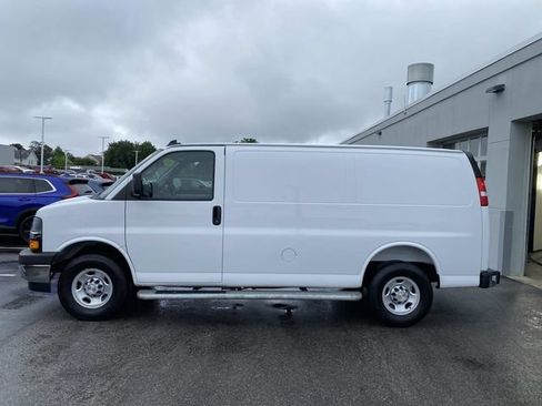 Used 2025 Chevrolet Express 2500 w/ Driver Convenience Package RWD image 5
