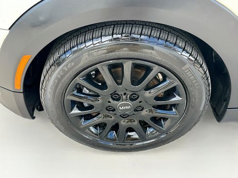 Used 2020 MINI Cooper 4-Door Hardtop w/ Storage Package image 32