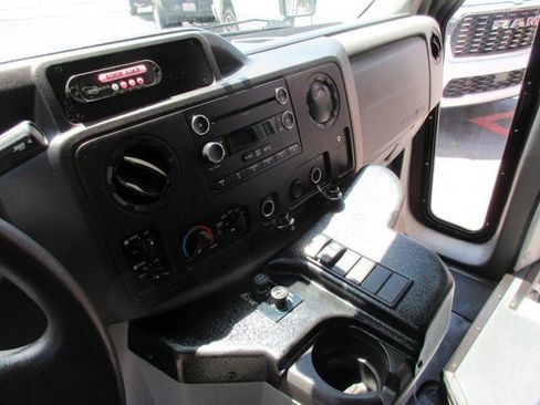 Used 2015 Ford E-350 and Econoline 350 Super Duty RWD image 13
