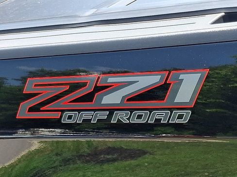 Used 2022 Chevrolet Colorado Z71 w/ Trail Boss Package AWD/4WD image 30