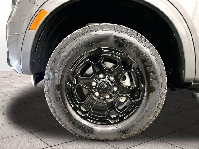 Used 2025 Ford Ranger XLT w/ Black Appearance Package AWD/4WD image 8