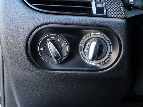 Used 2020 Porsche Macan S image 16