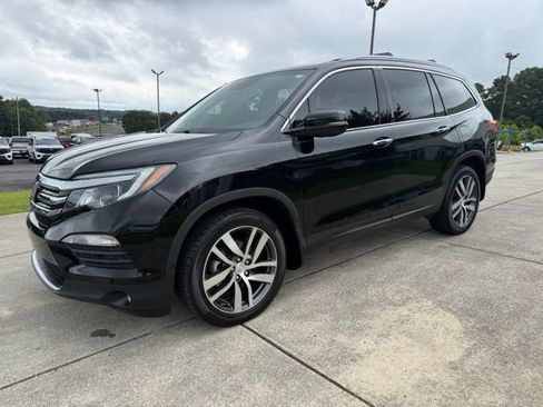 Used 2017 Honda Pilot Touring image 3
