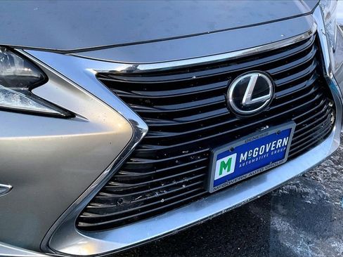 Used 2016 Lexus ES 350 w/ Navigation System Package image 32