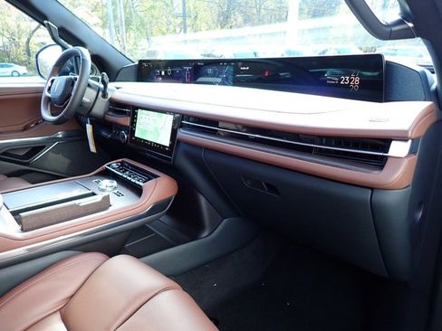 New 2025 Lincoln Navigator Reserve image 12