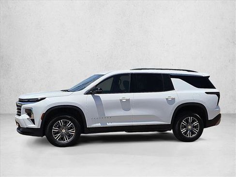 Used 2024 Chevrolet Traverse LT AWD/4WD image 9