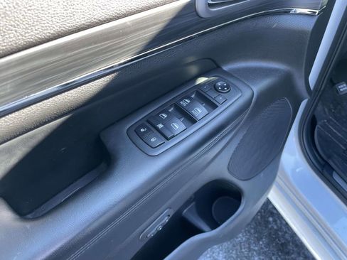 Used 2020 Jeep Grand Cherokee Limited X image 26